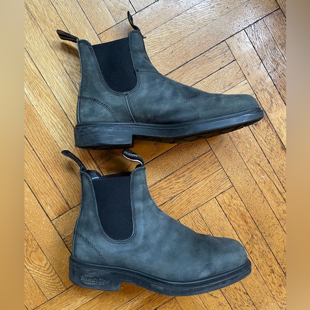 Blundstone Men's Rustic Black Suede Chisel Toe Dress Chelsea Boots - Picture 3 of 5